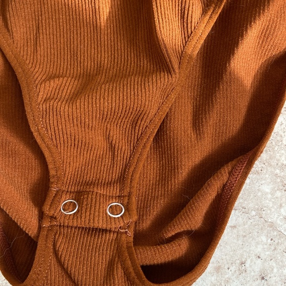 Rust Low Back / Criss Cross Straps Bodysuit - Picture 3 of 3